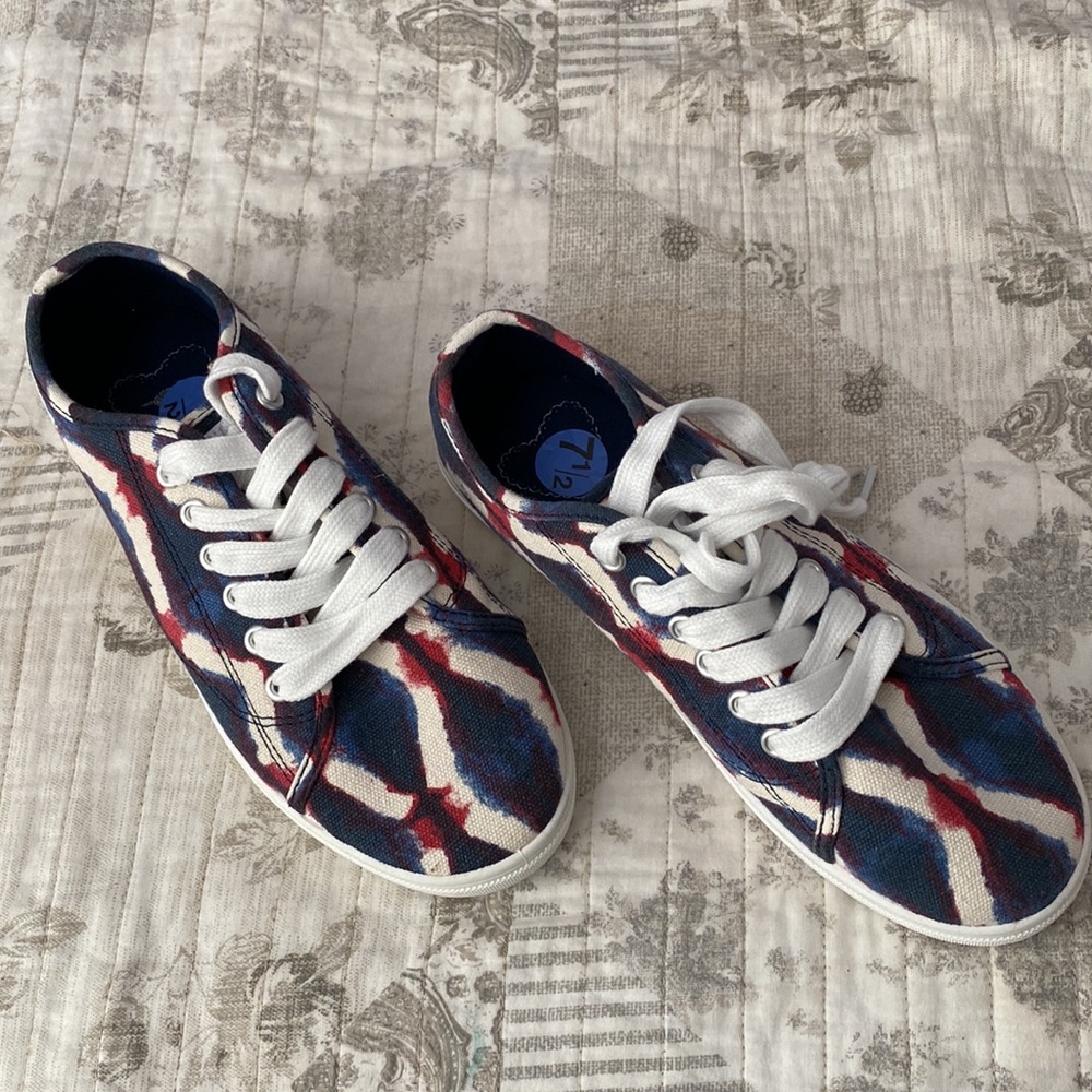 NWOT Rocket dog sneaker Size 7.5